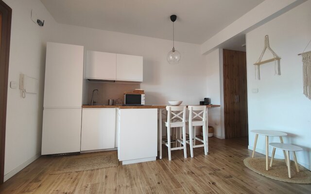 Kefalure, Terraced House in Residence With Swimming Pool