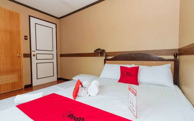 RedDoorz @ UP Village Quezon City