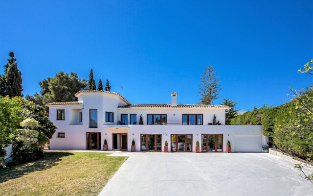 8 B/R VILLA BY PUERTO BANUS & SEA 5 min ✴️✴️✴️✴️✴️