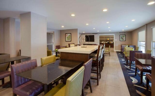 La Quinta Inn Detroit Utica