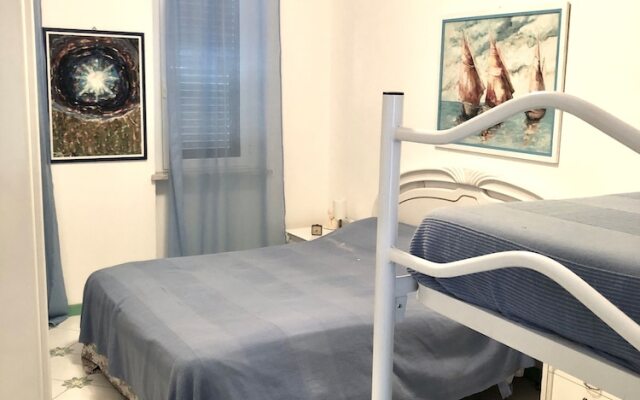 Leo Seaview Apartment