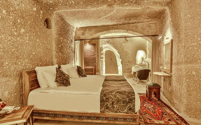 Sah Saray Cave Suites Halal Hotel