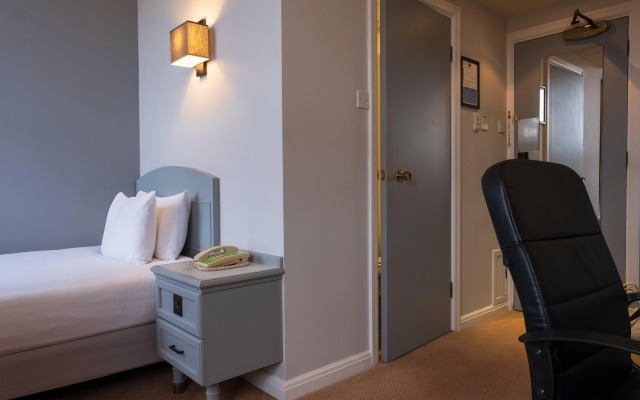 Holiday Inn Doncaster A1 M Jct 36 by IHG