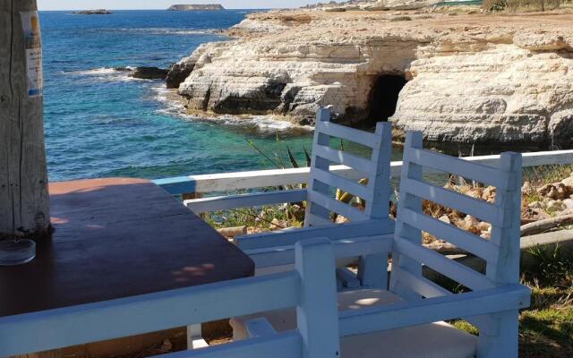 Stunning apartment C106 with balcony looking over pool