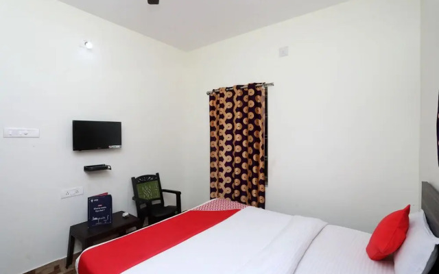 OYO 15084 Sai Lotus Residency
