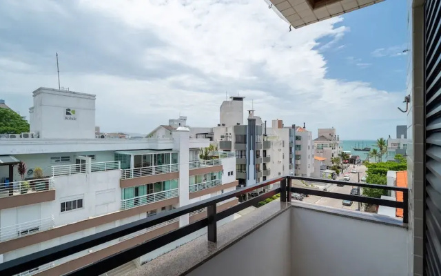 Apt w/ Balcony Steps From the Beach - Ids0501
