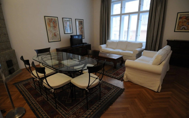 PVH Charming Flats Odboru