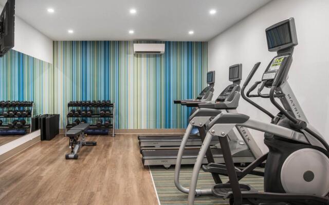 Holiday Inn Express & Suites Chicago-Libertyville by IHG