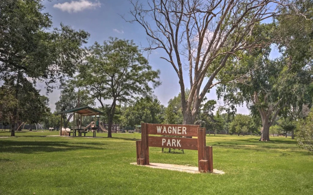 Stylish Home - Walk to Texas Tech University!