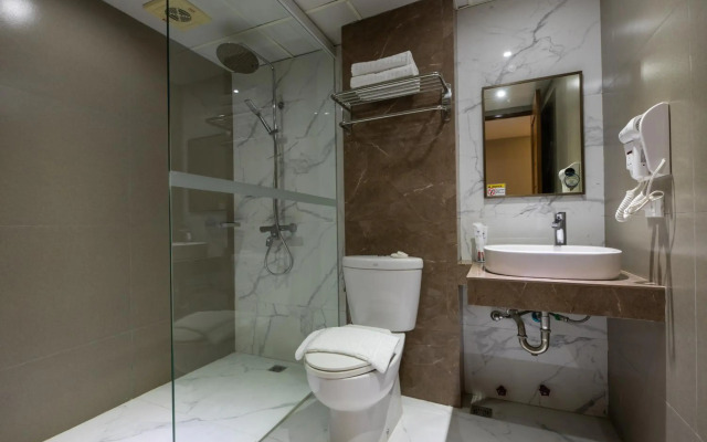 Star Plaza Hotel