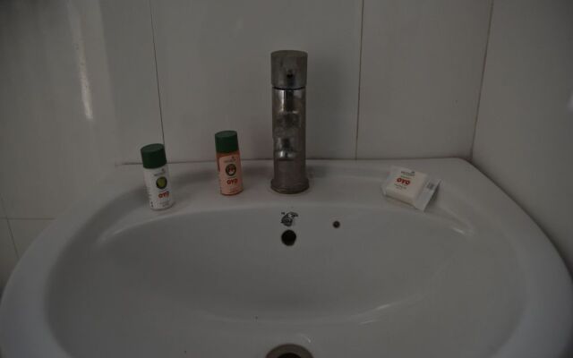 OYO 8040 Hotel Ananta Inn