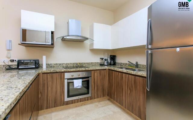 Swim Up Apartment P003