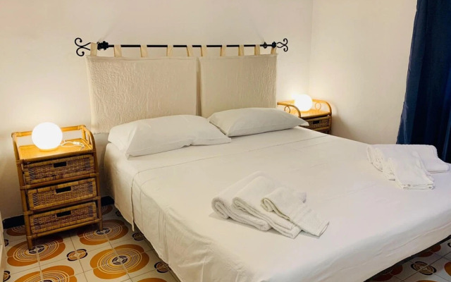 Beachfront Three Room Apartment With Garden Ostrica