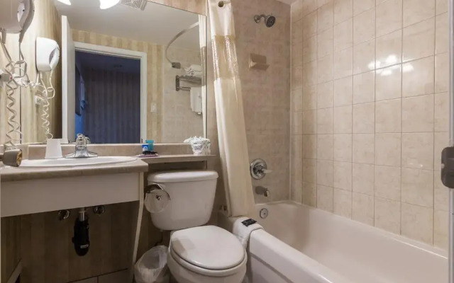 Canadas Best Value Inn Chinook Station
