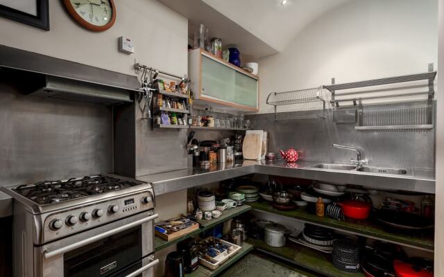 Light And Comfortable Hammersmith Home Ssq