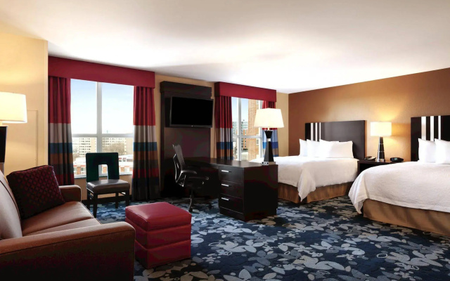 Hampton Inn & Suites Madison / Downtown