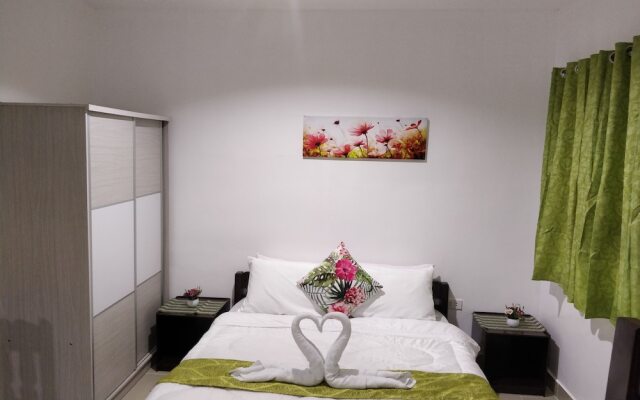 Spacious Private apartment at Laorenza Residences