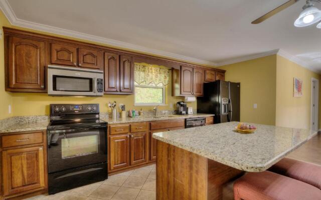 5Bedrooms*4KING BEDS*OUTSTANDING LOCATION*HotTub*