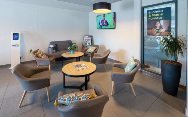 B&B HOTEL Troyes Magasins d'usine