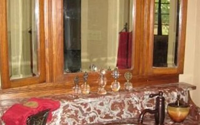 Cat's Meow Bed & Breakfast