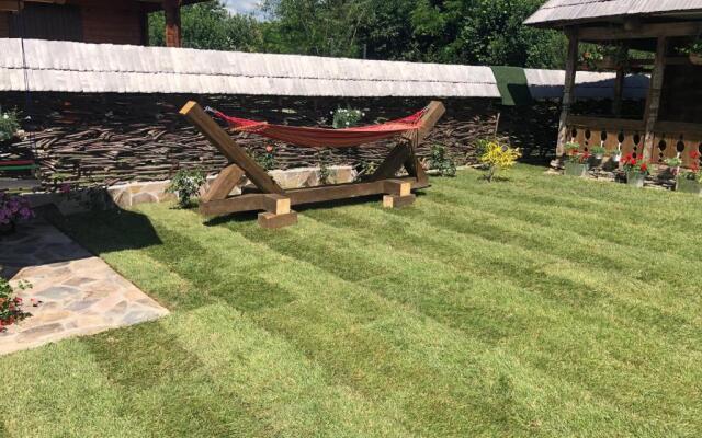 Casa Colț din Maramureș - Old Traditional House