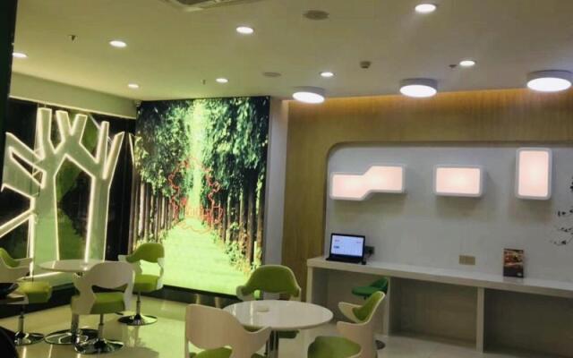 Vatica Hefei West Anqing Nongda East Gate Hotel