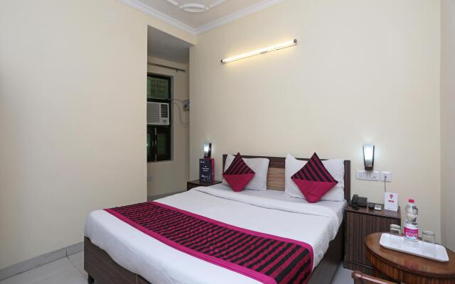 OYO 7578 Hotel Luck Residency