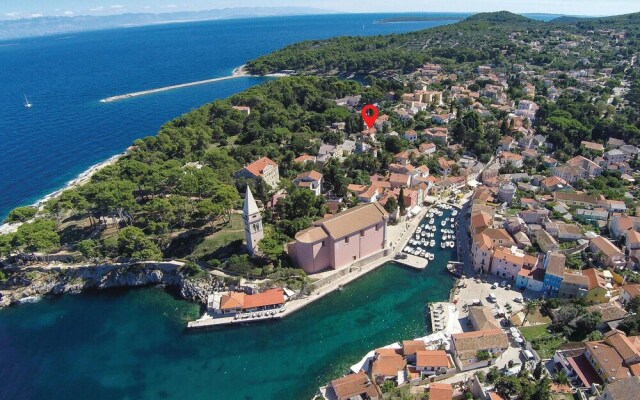 Nice Apartment in Veli Losinj With 3 Bedrooms and Wifi