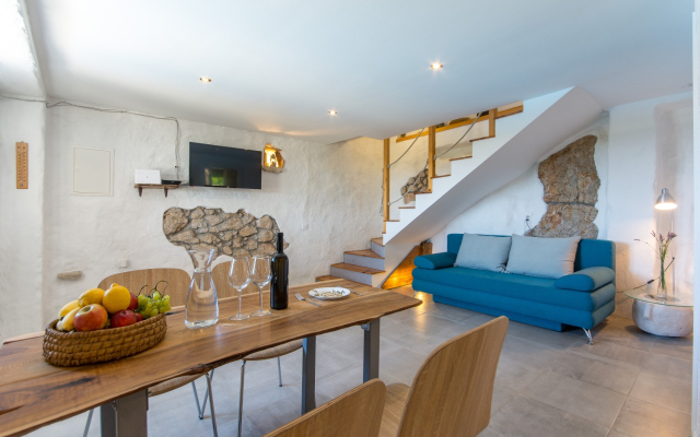 Holiday house Stone - pool house: Babino Polje, Island Mljet