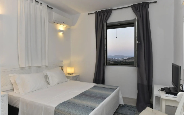 Naoussa Hills Boutique Resort - Adults Only