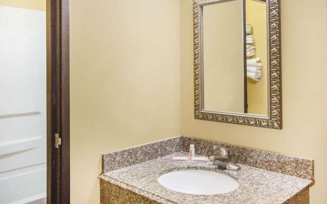 Super 8 by Wyndham Van Buren/Ft. Smith Area