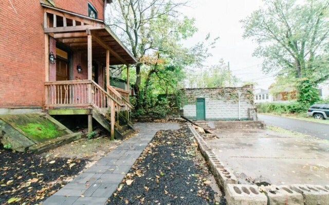Historic Hamilton Music Hall Studio