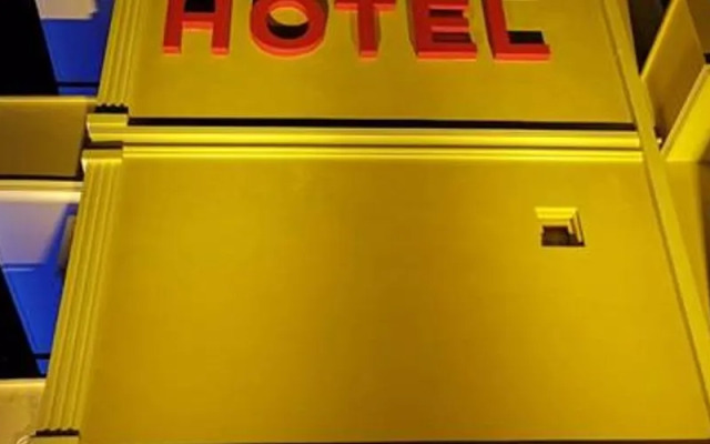 Nicer Hotel