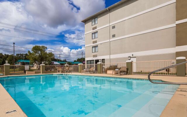Spark by Hilton Biloxi Ocean Springs
