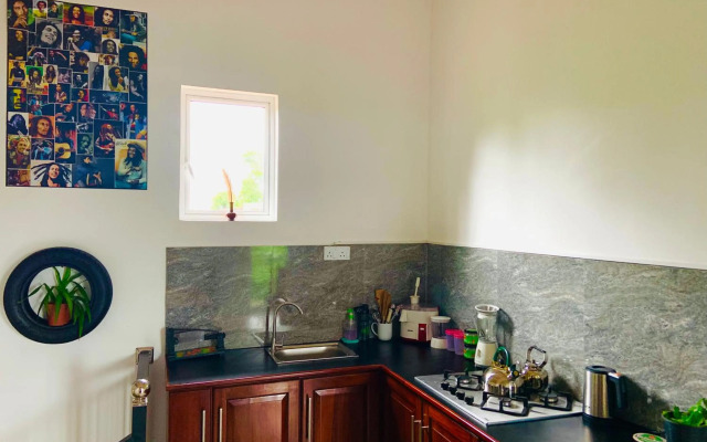 Riko surf House Hiri