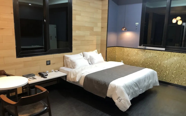 Legend Hotel