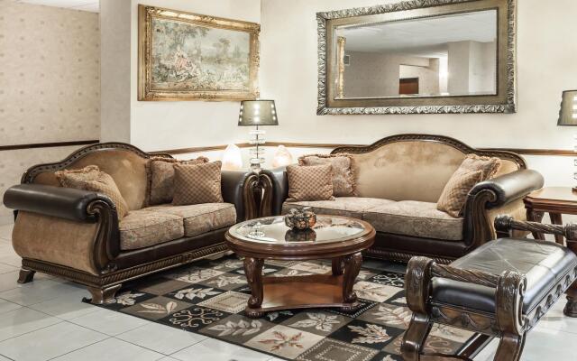 Grander Inn & Suites