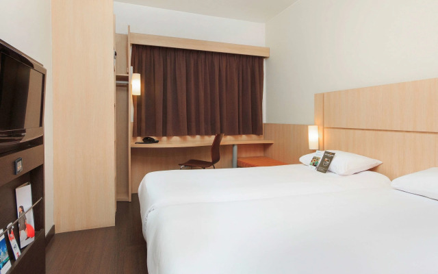 ibis Medellin