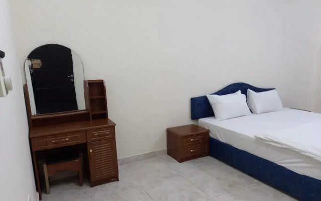 Super Oyo 147 Babylon Furnished Apartment