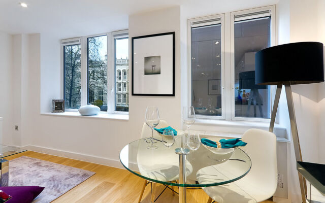 Fetter Lane Apartment