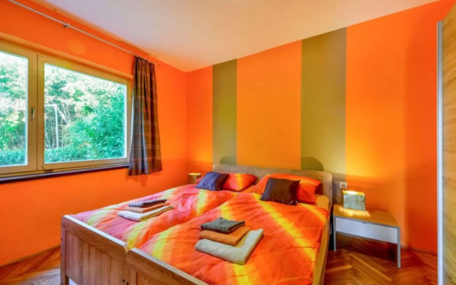 Jelena - INH 32595