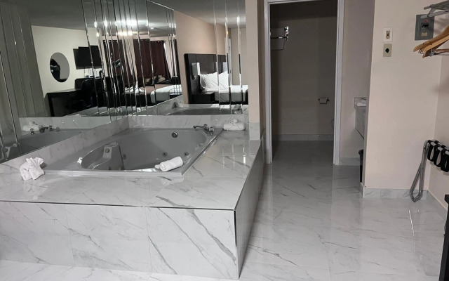 Falls Lodge and Suites