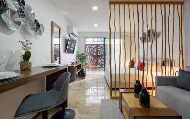 Stylish Studios Pool Near Beach