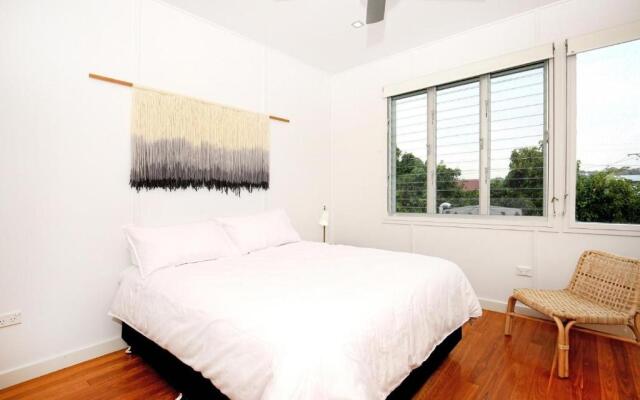 Ayana Beach House - Pet Friendly - Opposite Beach