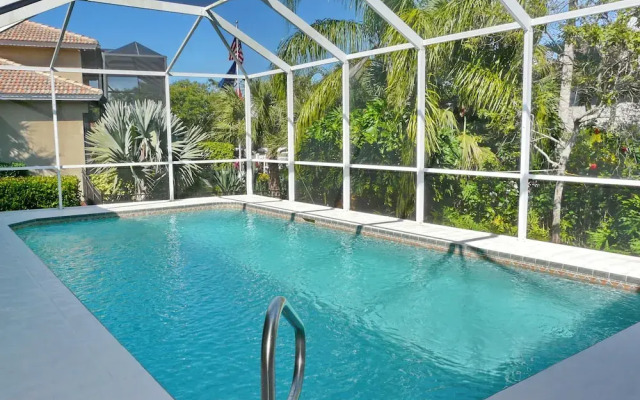 Peaceful Home With Pool and Steps to Beach/dining