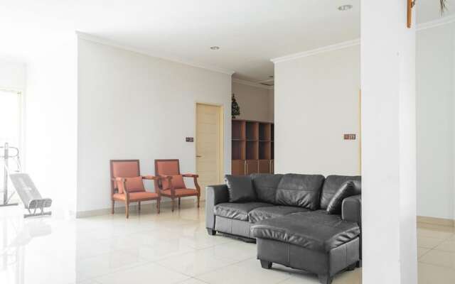 RedDoorz near Siloam Karawaci 3