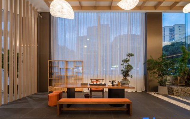 Pullman Mengzi Hotel (People's Hospital)