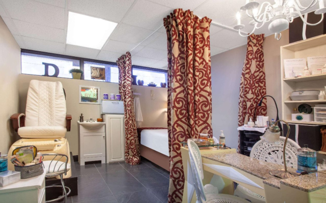 Grand Hotel Orlando at Universal Blvd - Shuttle to Theme Parks