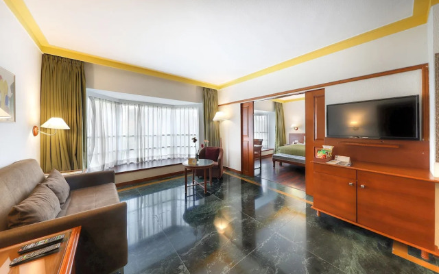 The Central Park Hotel