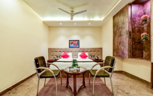 Hotel Frontier Royal